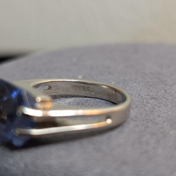 VTG 18 KGE Electroplate East to West Purple Glass Stone Solitaire Ring Size 7.75 - Picture 8 of 9